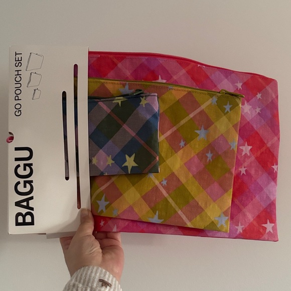 BAGGU Handbags - BNWT BAGGU Star Plaid go Pouch set